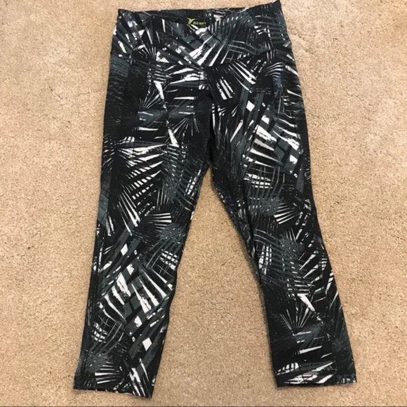 Old Navy Active Palm Tree Go Dry Capris Leggings - Picture 2 of 3